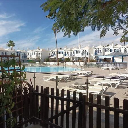 Lägenhet Pool View With Terrace